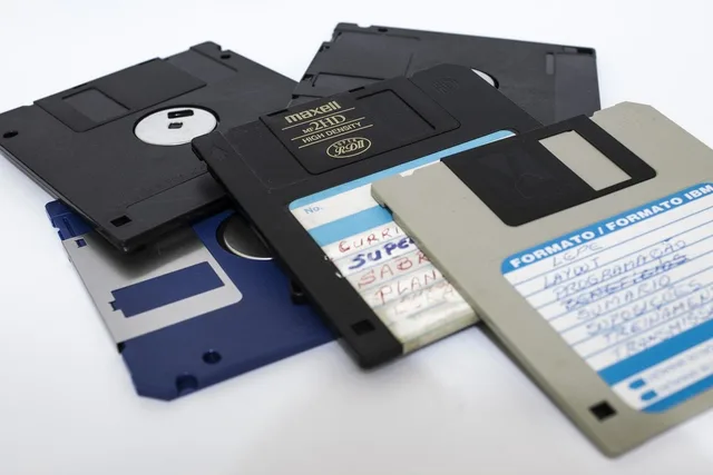 floppy disk, data, computer, technology, disk, floppy, diskette, memory, media, plastic, obsolete, storage, magnetic, outdated, backup, label, floppy disk, floppy disk, floppy disk, floppy disk, floppy disk. A closer look at backup and recovery migration