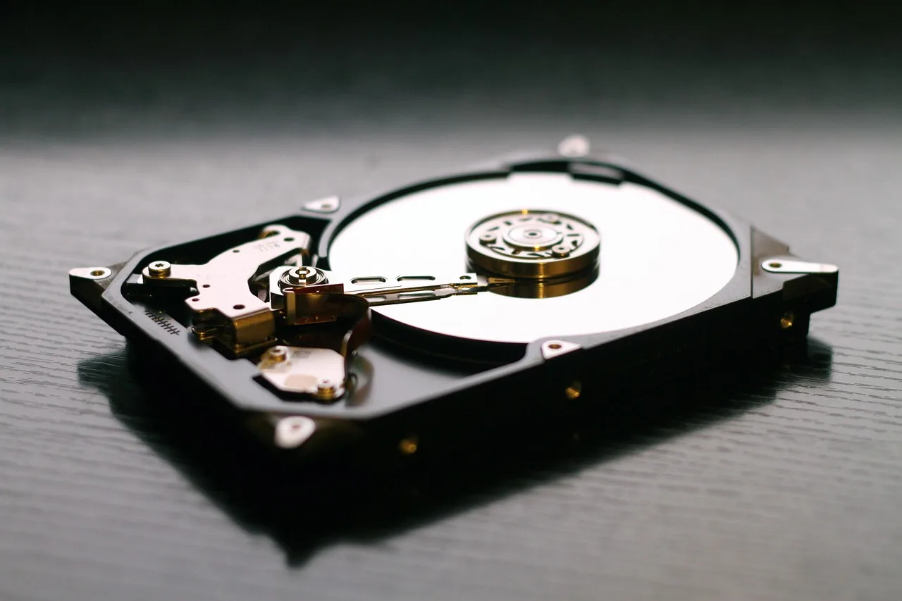 hard drive, disk, hardware, data, hard, technology, computer, information, storage, drive, hdd, pc, memory, disc, device, computing, gray computer, gray technology, gray laptop, gray data, gray information, gray memory, hard drive, hard drive, hard drive, hard drive, hard drive, hdd, hdd, hdd. Why does a backup keep reporting success while it quietly fails?