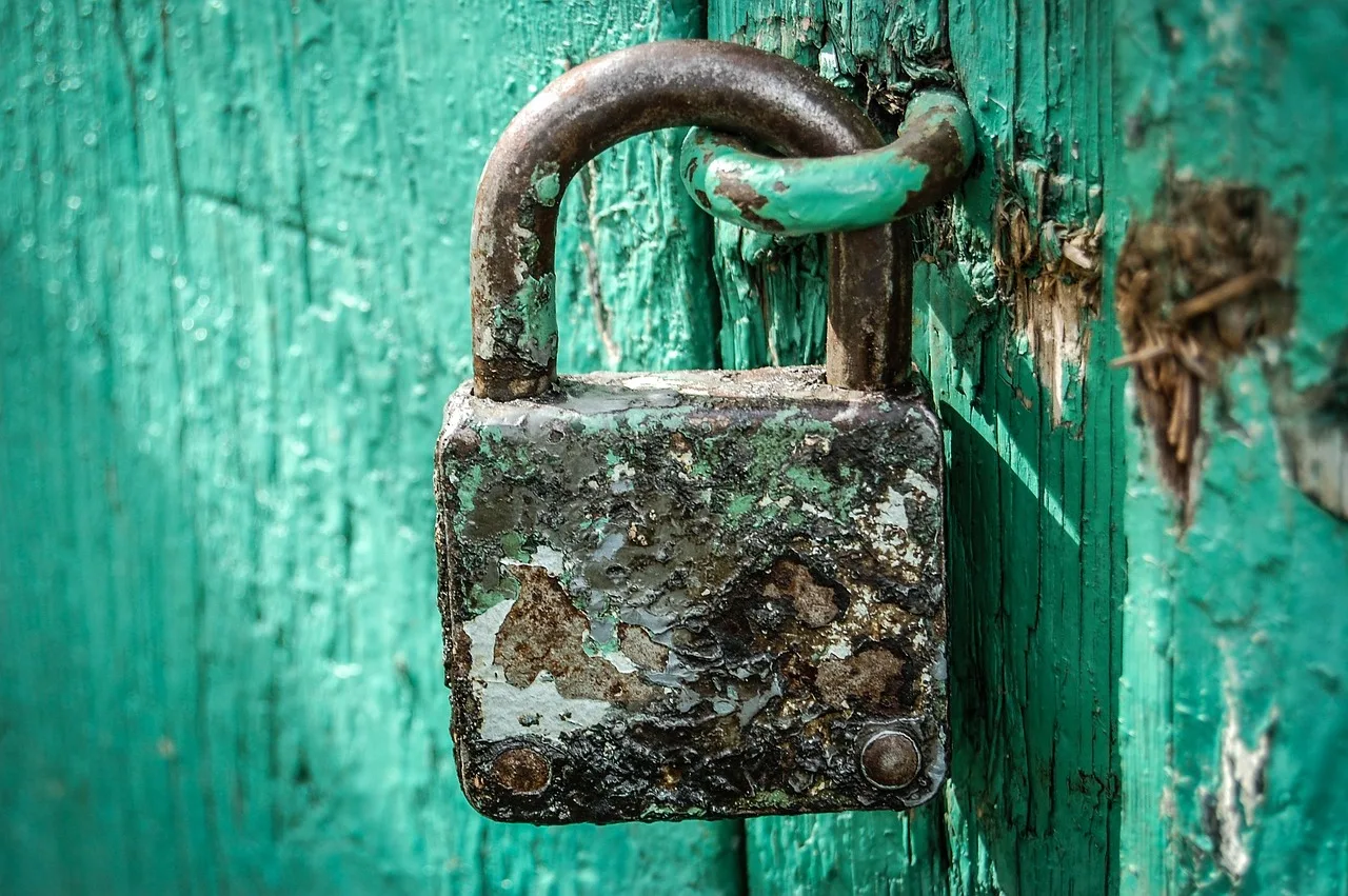 padlock, locked, secured, lock, old padlock, old lock, rusty, old, close, rust, security, rusty lock, rusty padlock, lock, lock, lock, rust, security, security, security, security, security. Security foundations compared: prevention, detection and recovery